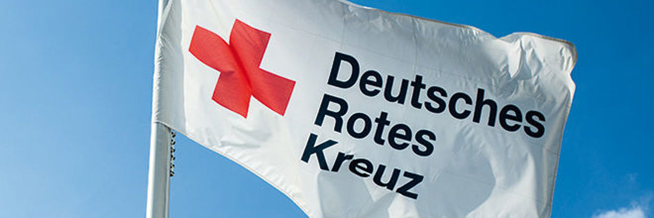 Fahne des DRK
